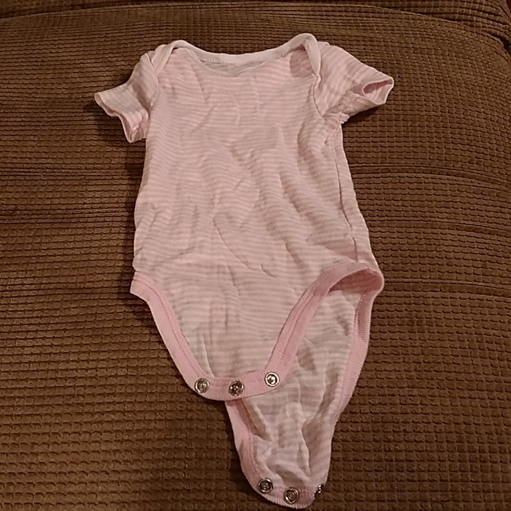 Welcome to the world size 3 to 6 months onesie.